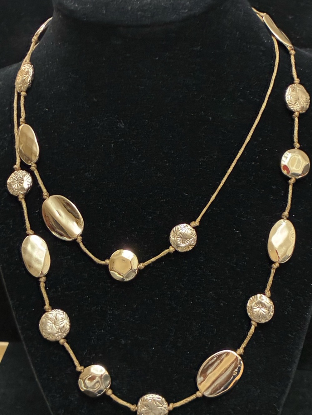 VINTAGE EUC ST THOMAS 36" (adj)
NECKLACE 
MEDALLIONS GOLD TONE